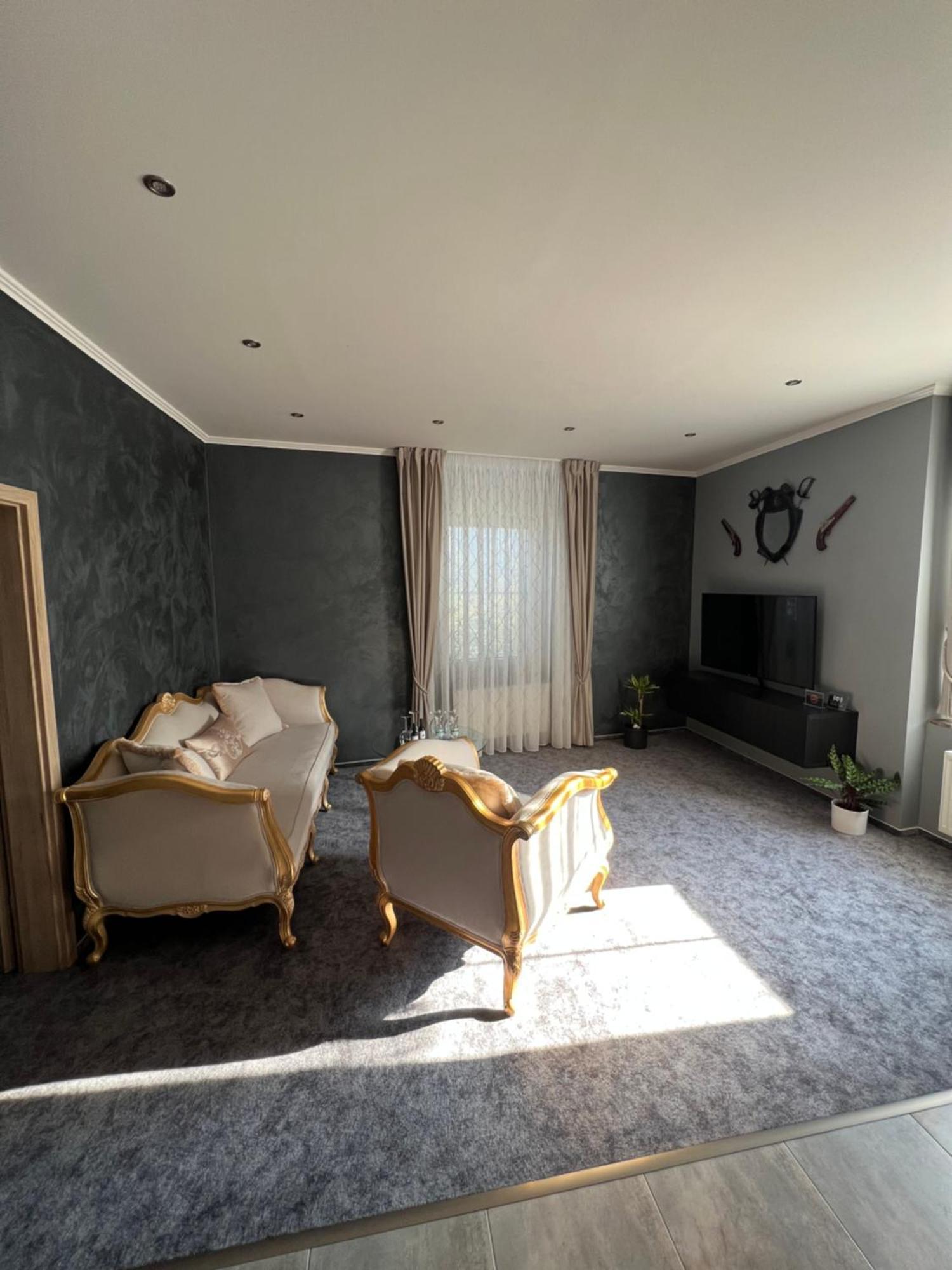بيرون Apartmany Pekarna 1898 المظهر الخارجي الصورة